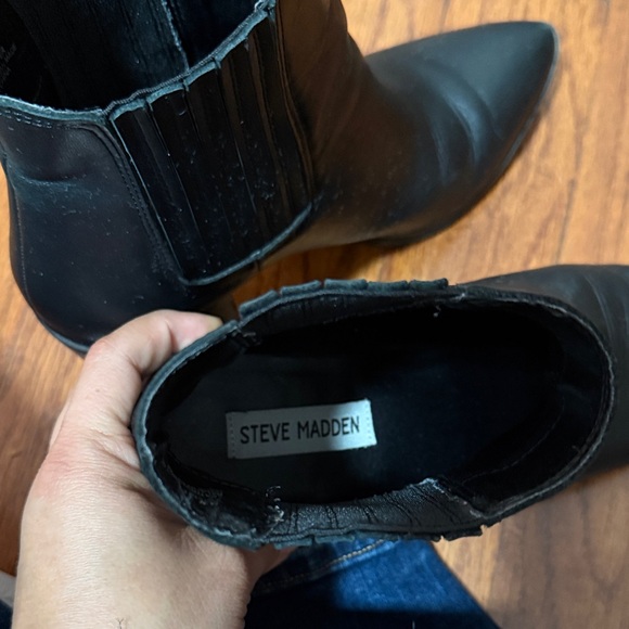 Steve‎ Madden Black Ankle Booties - Picture 4 of 8